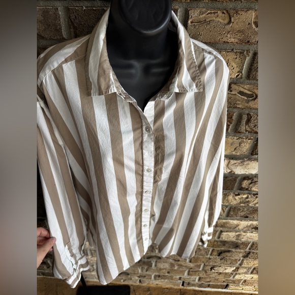 Aerie Good Day Button Down Shirt Striped
Beige Size Small P - Picture 7 of 15